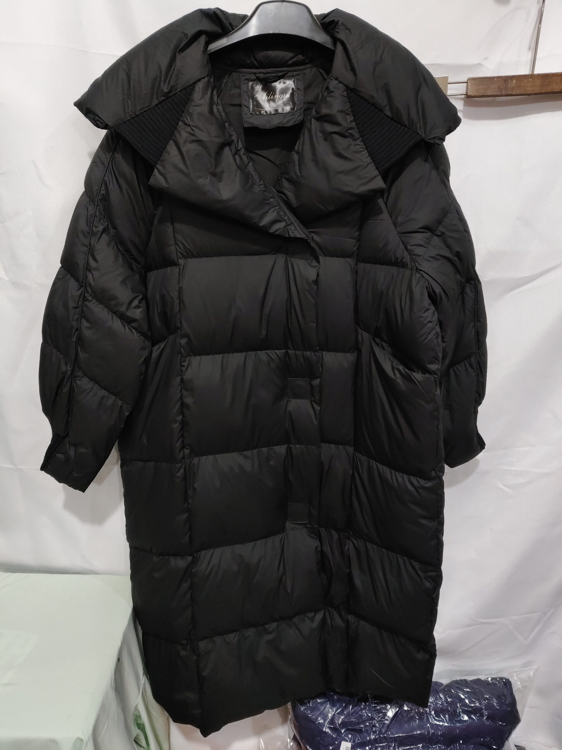 7a202652-53d8-412d-8c6c-b4b65ce79fad.jpg Women’s Mid-Length Winter Coat - Image 4