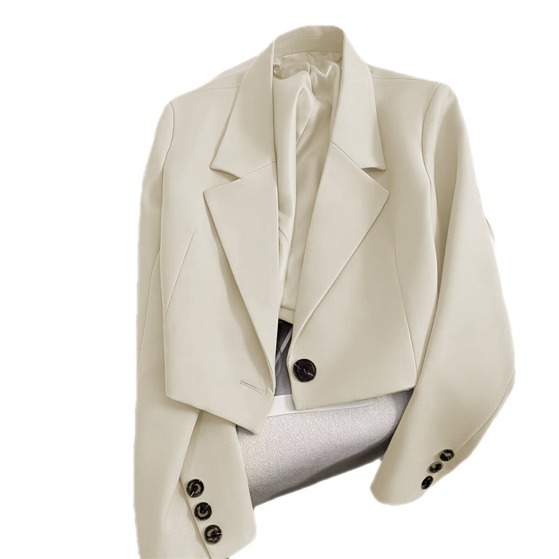 9cdf7b55-cba8-47bb-b291-d0518293c72d.jpg Commuter-style Chic Blazer For Petite Women - Image 2