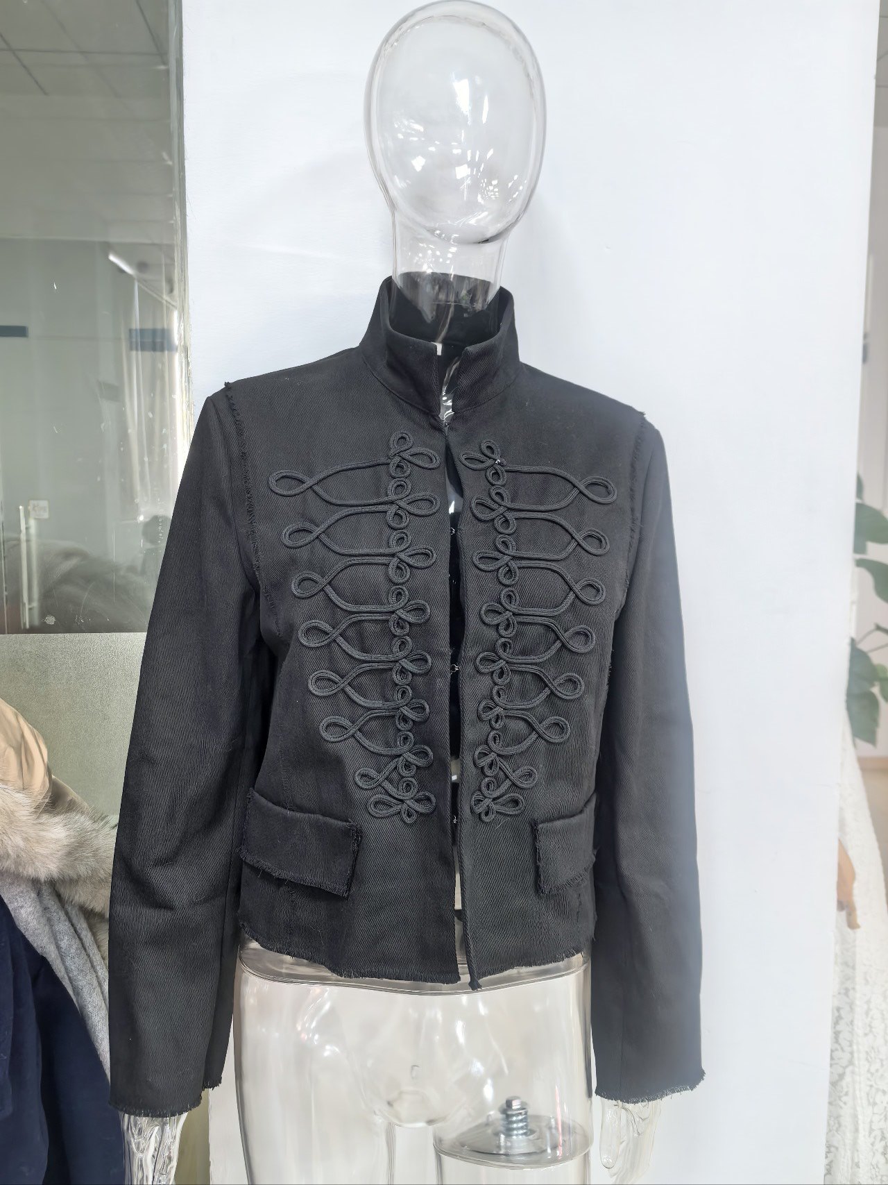 ca5d2ca4-f6eb-4146-b82e-2b445bbbe924.jpg Stylish Retro Short Jacket for Women - Image 5